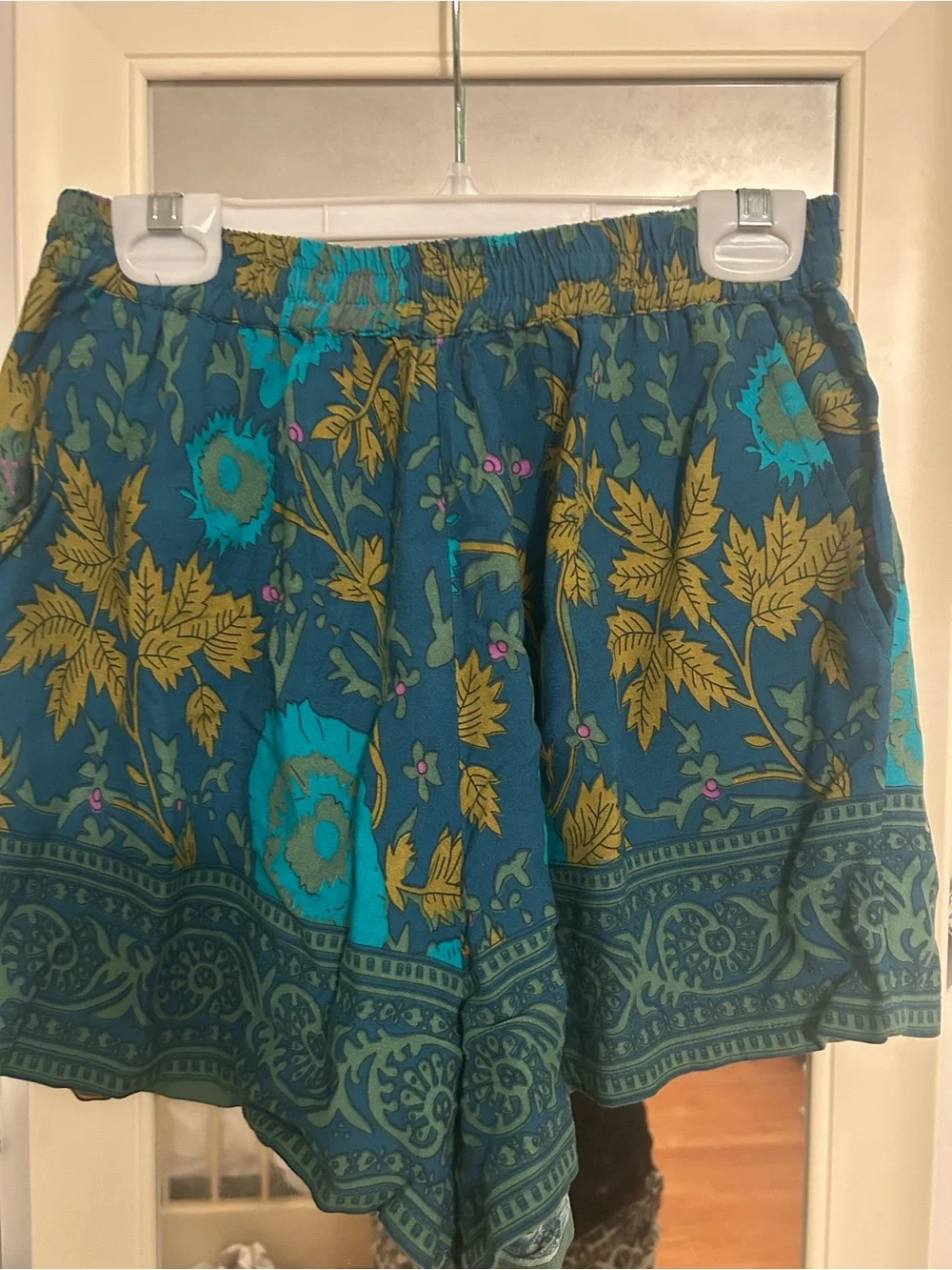Natural Life Maribel Teal Floral Print Women's Shorts Small